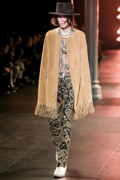 Look 63